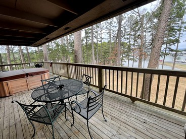 Incredible Cottage with Swimming Pool and Hot-tub on Lake Ouachita, Arkansas - Mount Ida, Arkansas - glamping.directory