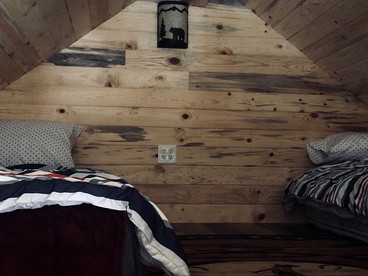 Secluded Off-Grid Log Cabin Rental with Wood-Burning Stove near Steamboat Springs, Colorado - Steamboat Springs, Colorado - glamping.directory