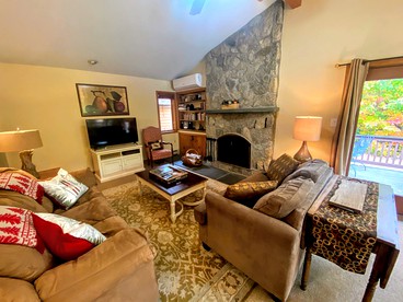 Fabulous Bretton Woods Vacation Rental near the Slopes - Carroll, New Hampshire - glamping.directory