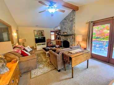 Fabulous Bretton Woods Vacation Rental near the Slopes - Carroll, New Hampshire - glamping.directory