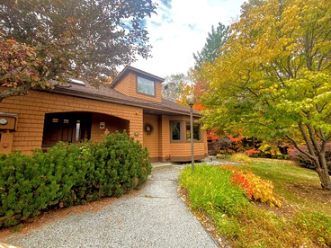Fabulous Bretton Woods Vacation Rental near the Slopes - Carroll, New Hampshire - glamping.directory