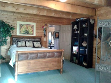 Spacious, Inviting Log Cabin Encircled by Wildlife in Utah - Alton, Utah - glamping.directory