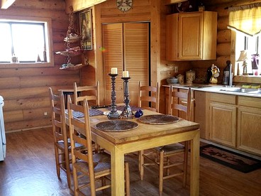 Spacious, Inviting Log Cabin Encircled by Wildlife in Utah - Alton, Utah - glamping.directory