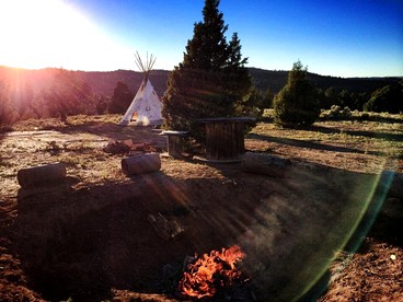 Spacious, Inviting Log Cabin Encircled by Wildlife in Utah - Alton, Utah - glamping.directory