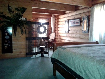 Spacious, Inviting Log Cabin Encircled by Wildlife in Utah - Alton, Utah - glamping.directory