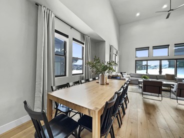 Elegant and Modern Getaway Cabin with Fire Pit near Jordanelle Reservoir and Skiing in Park City, Utah - Heber City, Utah - glamping.directory