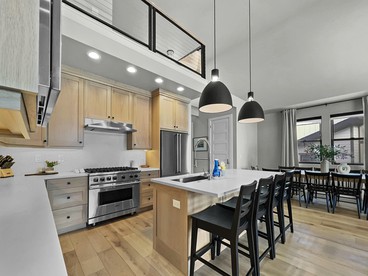 Elegant and Modern Getaway Cabin with Fire Pit near Jordanelle Reservoir and Skiing in Park City, Utah - Heber City, Utah - glamping.directory