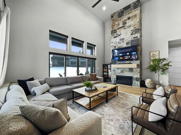 Elegant and Modern Getaway Cabin with Fire Pit near Jordanelle Reservoir and Skiing in Park City, Utah - Heber City, Utah - glamping.directory