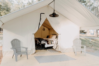 Lake Blackshear Glamping Retreat: Cozy Safari Tent in Cordele, Georgia - Cordele, Georgia - glamping.directory