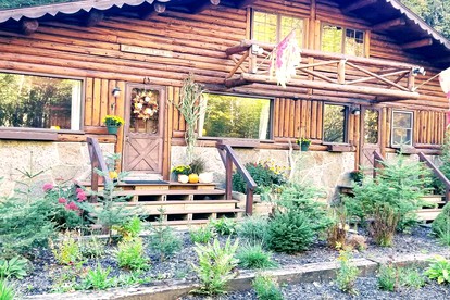 Celebrate Love: Pet-Friendly Romantic Log Cabin in Lisbon, NH - glamping.directory