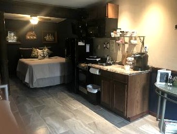 Seafarer-Themed Escape with Kitchenette & Relaxing Lounge in Bacliff, Texas - Bacliff, Texas - glamping.directory