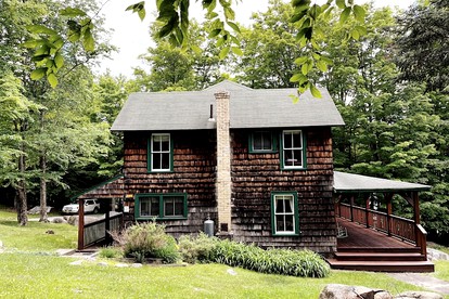 Exceptional Serenity: Unique Cabin Glamping Oasis in Raquette Lake, NY - Raquette Lake, New York - glamping.directory