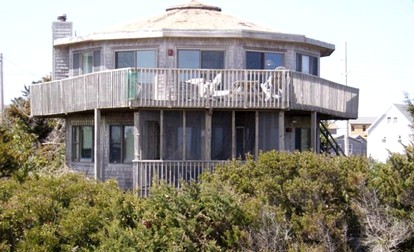 Pet-Friendly Oceanfront Cottage Rental in Avon, North Carolina - glamping.directory