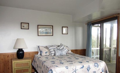 Pet-Friendly Oceanfront Cottage Rental in Avon, North Carolina - Avon, North Carolina - glamping.directory