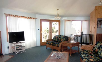 Pet-Friendly Oceanfront Cottage Rental in Avon, North Carolina - Avon, North Carolina - glamping.directory