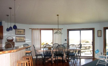 Pet-Friendly Oceanfront Cottage Rental in Avon, North Carolina - Avon, North Carolina - glamping.directory