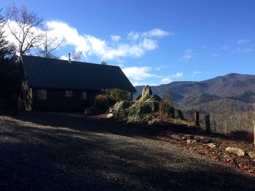 Private Cabin with Wi-Fi Nestled in the Mountains of Hiawassee, Georgia - glamping.directory