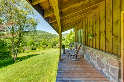 Warm & Inviting Cabin Retreat Perfect for Year-Round Escapes in Denver, New York - Denver, New York - glamping.directory