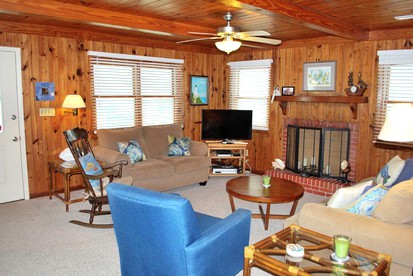 Wonderful Tranquil Beach House in Holden Beach, North Carolina - Holden Beach, North Carolina - glamping.directory