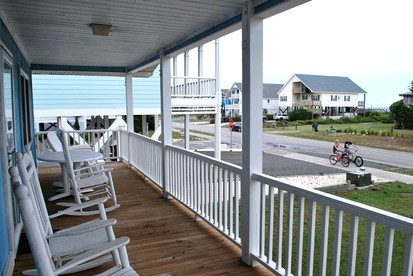 Wonderful Tranquil Beach House in Holden Beach, North Carolina - Holden Beach, North Carolina - glamping.directory