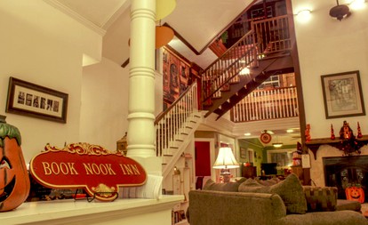 Pet-Friendly Poolside Rental Amid Forest Trees in Lumberton, Texas - Lumberton, Texas - glamping.directory