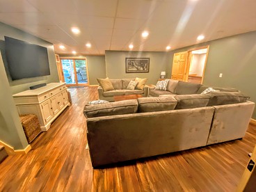 Modern Cabin Rental Perfect for a Luxury Ski Vacation near Mount Washington - Carroll, New Hampshire - glamping.directory