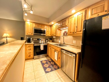 Modern Cabin Rental Perfect for a Luxury Ski Vacation near Mount Washington - Carroll, New Hampshire - glamping.directory