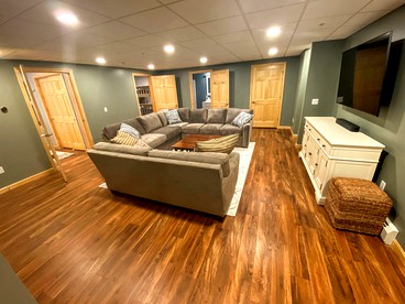 Modern Cabin Rental Perfect for a Luxury Ski Vacation near Mount Washington - Carroll, New Hampshire - glamping.directory