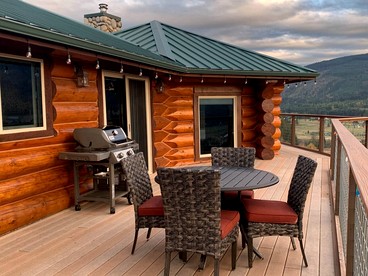 Cozy Secluded Log Cabin Retreat with Stunning Views, Luxury Comfort & Grill Deck in Sequim, Washington - Sequim, Washington - glamping.directory