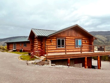 Cozy Secluded Log Cabin Retreat with Stunning Views, Luxury Comfort & Grill Deck in Sequim, Washington - Sequim, Washington - glamping.directory