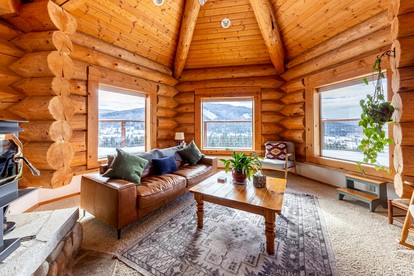 Cozy Secluded Log Cabin Retreat with Stunning Views, Luxury Comfort & Grill Deck in Sequim, Washington - Sequim, Washington - glamping.directory