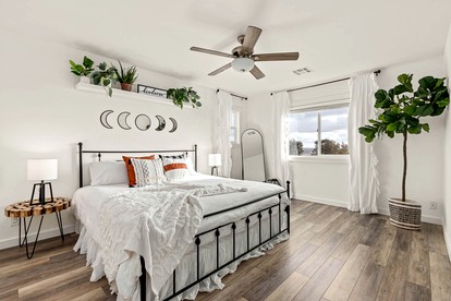 Heavenly Vacation Retreat with Sweeping Vineyard Views near Paso Robles Wineries in California - Paso Robles, California - glamping.directory