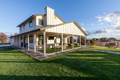 Heavenly Vacation Retreat with Sweeping Vineyard Views near Paso Robles Wineries in California - glamping.directory