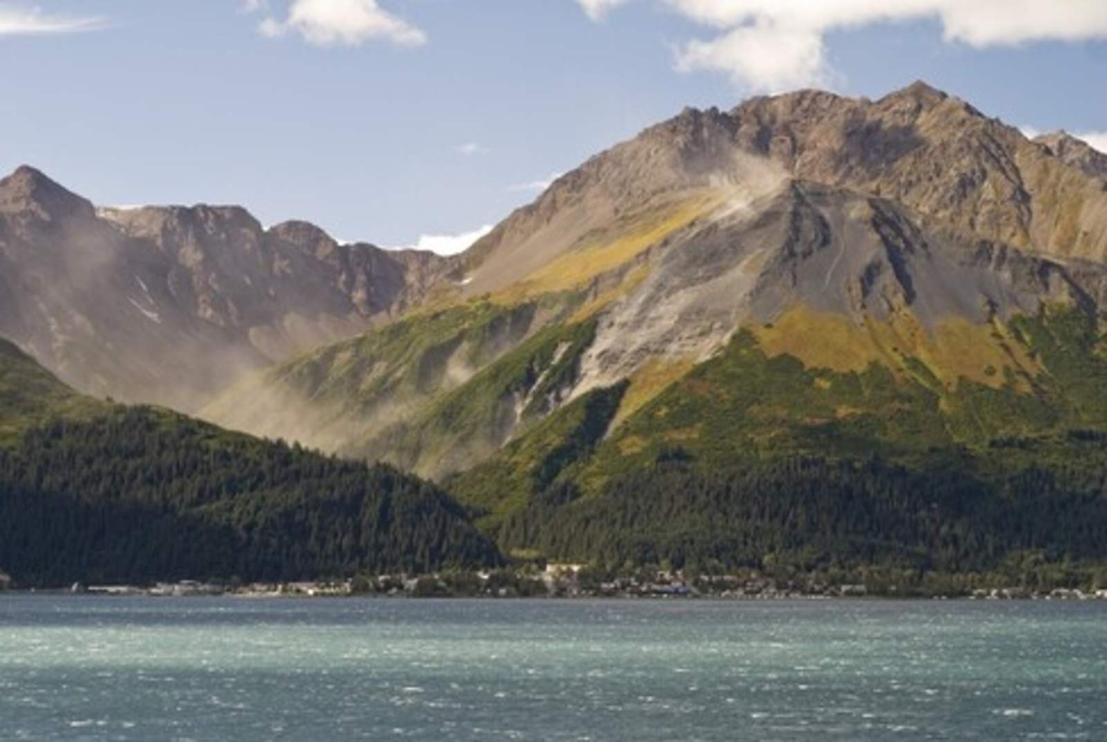 Bear Necessities Cottages - Seward, Alaska - glamping.directory