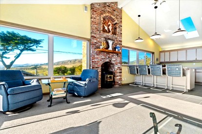 Luminous Family Retreat with Sauna and Spectacular Ocean Views in California - Bodega Bay, California - glamping.directory