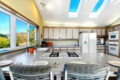 Luminous Family Retreat with Sauna and Spectacular Ocean Views in California - Bodega Bay, California - glamping.directory