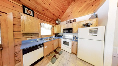 Pet-Friendly Cabin with Jacuzzi Fantastic for Hiking Trails in Pigeon Forge, Tennessee - Pigeon Forge, Tennessee - glamping.directory