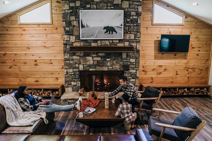 Pet-Friendly Cabin with a Private Hot Tub in Bostic, North Carolina - Rutherfordton, North Carolina - glamping.directory