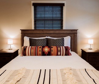 Pet-Friendly Cabin with a Private Hot Tub in Bostic, North Carolina - Rutherfordton, North Carolina - glamping.directory