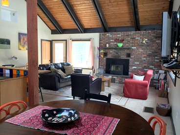 Secluded Two-Bedroom Cottage Rental with Hot Tub and Fireplace in Woodstock, New York - Saugerties, New York - glamping.directory