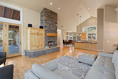 Beautiful Cabin with Fireplace and Barbecue in Bend, Oregon - Bend, Oregon - glamping.directory