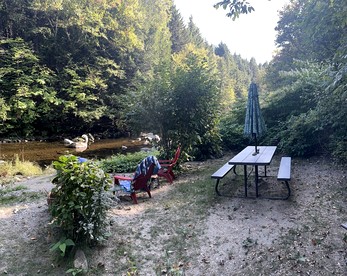 Unique Tiny Teardrop Camper for a Cozy Romantic Getaway in the Forest by the River in Jacksonville, Vermont - Jacksonville, Vermont - glamping.directory