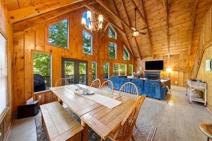Lakefront Cabin with Hot-tub and Dock in Tennessee - Speedwell, Tennessee - glamping.directory
