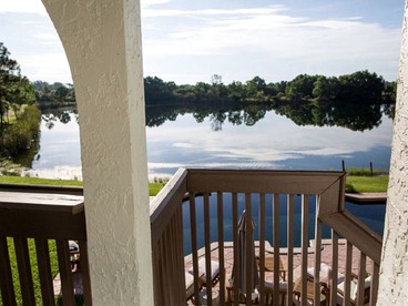 Idyllic Waterfront Rental with Shared Pool Access in Jupiter, Florida - Jupiter, Florida - glamping.directory