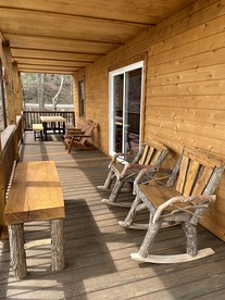 Modern and Romantic Cabin Rental for Couples near Cascade Falls, North Carolina - Purlear, North Carolina - glamping.directory