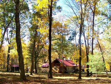 Rustic Family Cabin Rental with Nature Trails near Sturbridge, Massachusetts - Warren, Massachusetts - glamping.directory