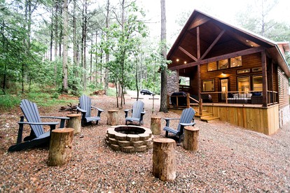 Luxury Cabin Accommodation with a Hot Tub near Broken Bow in Oklahoma - glamping.directory