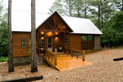 Luxury Cabin Accommodation with a Hot Tub near Broken Bow in Oklahoma - Hochatown, Oklahoma - glamping.directory
