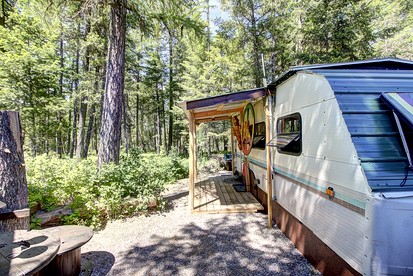 Rustic Cozy Camper Well Equipped Great for Nature Lovers in Montana - glamping.directory