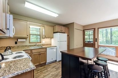 Cozy Colorful Cabin with Hot Tub and Screened-In Porch Close to Many Local Favorites in Berkeley Springs, WV - Berkeley Springs , West Virginia - glamping.directory